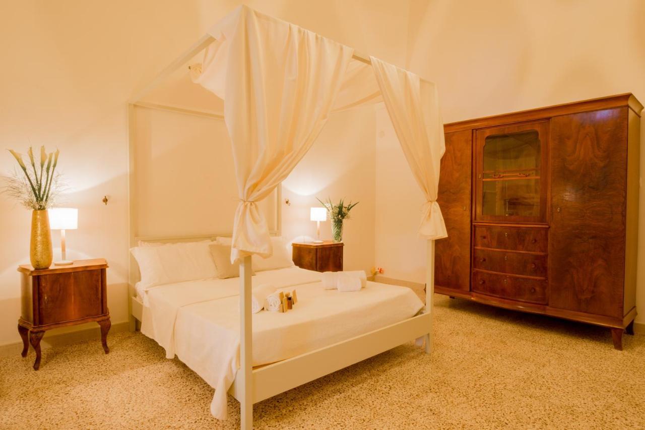 Palazzo Ashian Bed & Breakfast Acquarica del Capo Exterior photo